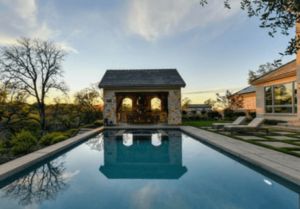 Warning Signs That Your Swimming Area