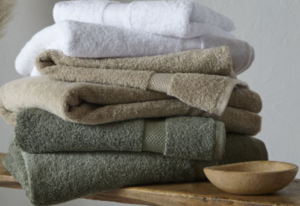 The Ultimate Guide to Buying Towels in Bulk: Benefits, Considerations, and Tips