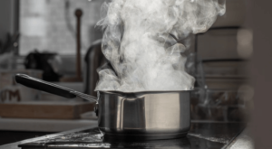 What Kind of Pot to Use for a Seafood Boil?