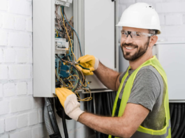 The Advantages of Working With a Licensed Electrician in Fort Collins