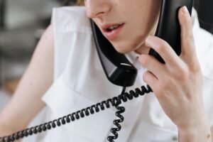 contact vision start phone trace discovery